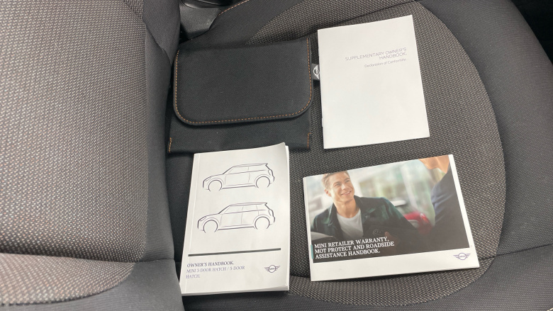 MINI Hatchback 1.5 Cooper Classic Premium 5dr Auto Petrol Hatchback